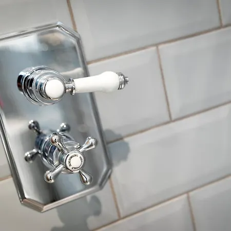 Luxury Pet-friendly 2 Bed Retreat In With Copper Roll-top Bath & Sun Terrace Апартаменты *